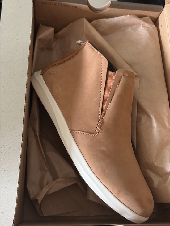 OluKai Shoes - OluKai Woman’s Chukka Boots in Tan with White Sole